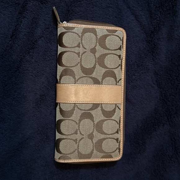 Coach Wallet - Picture 3 of 3